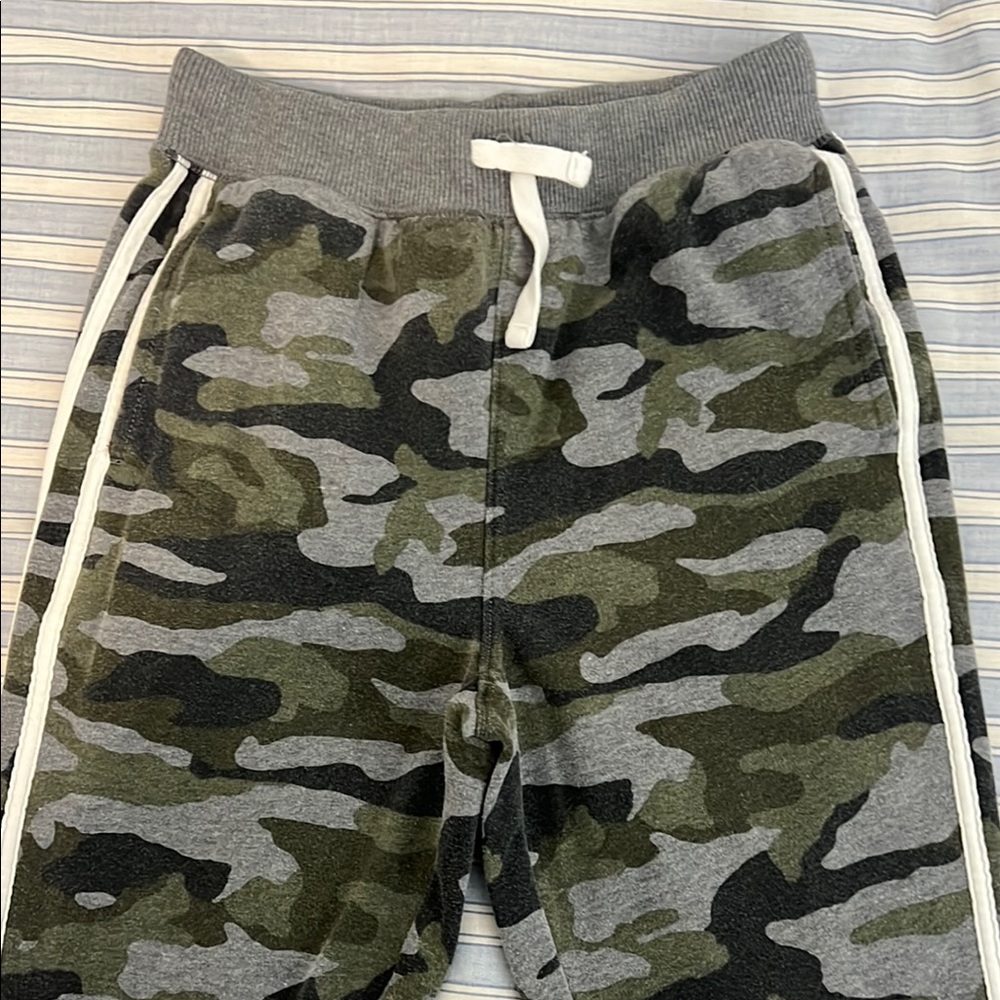 PLACE BOYS FATIGUE FLEECE JOGGERS. L (10/12)